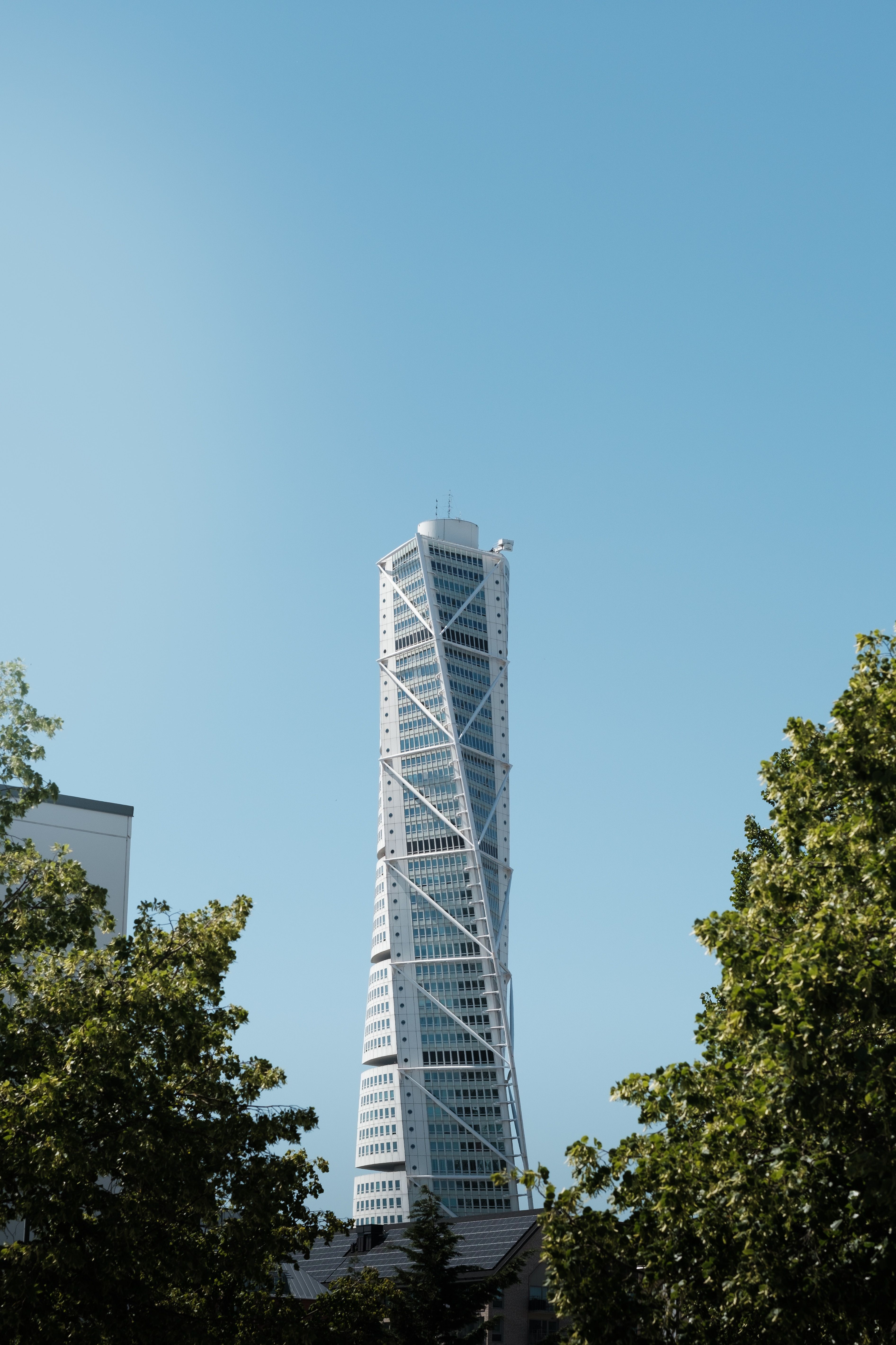 Malmø-spiraling tower3.jpg